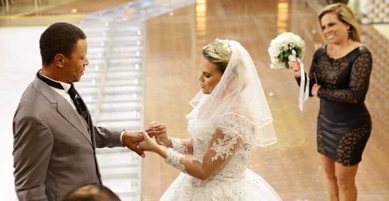 Christina Rocha realiza casamento no Casos de Família - Divulgação SBT