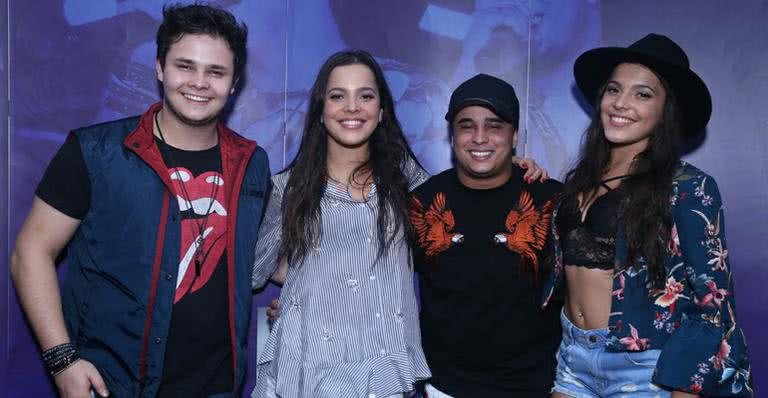 Emilly e Mayla curtem show de Matheus e Kauan no Rio de Janeiro - AgNews