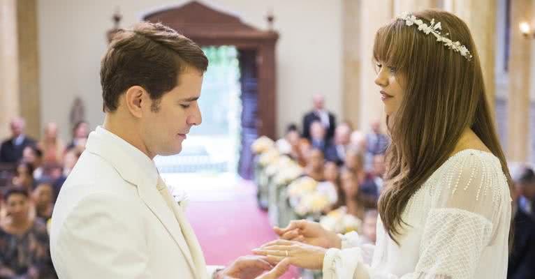 Sophie Charlotte e Daniel de Oliveira gravam cena de casamento - Divulgação/TV Globo