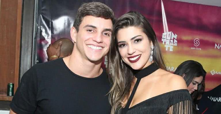 Vivian Amorim e Manoel Rafaski vão juntinhos à gravação do DVD de Naiara Azevedo no Rio de Janeiro - AgNews