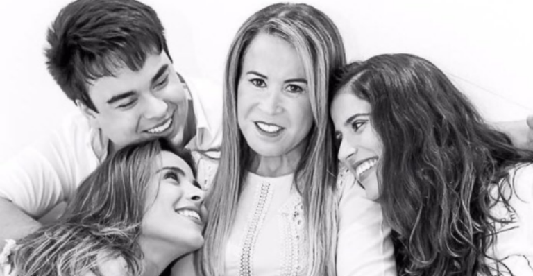 Zilu Camargo com Wanessa, Igor e Camilla - Instagram/Reprodução