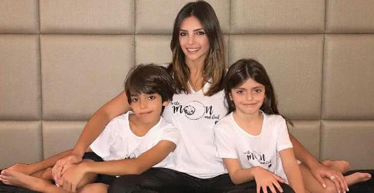 Carol Celico posa com os filhos Lucca e Isabella - Instagram/Reprodução