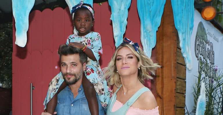 Bruno Gagliasso e Giovanna Ewbank comemoram 4 anos de Titi - Dilson Silva/ AgNews