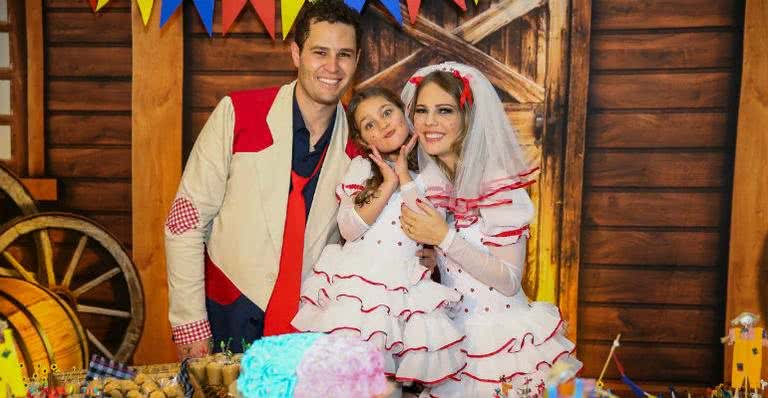 Pedro Leonardo com a esposa Thais Gebelein e a filha Maria Sophia - Manuela Scarpa/Brazil News