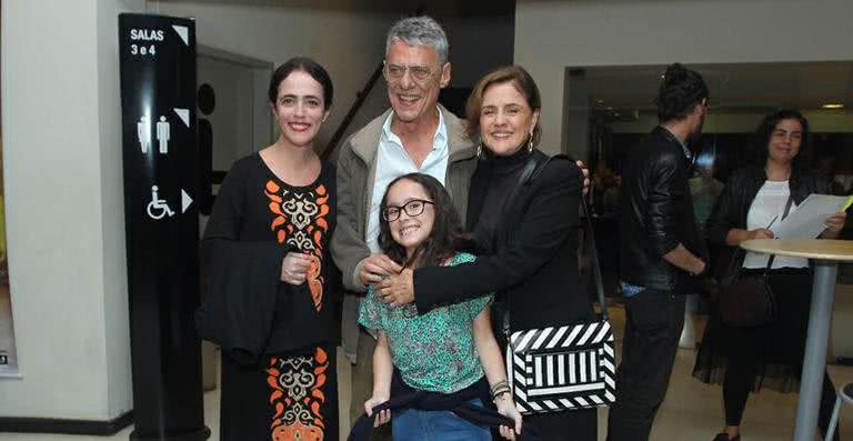 Chico Buarque e Marieta Severo prestigiam a filha - Marcello Sá Barretto / AgNews