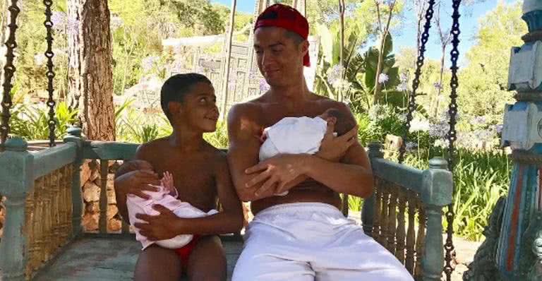 Cristiano Ronaldo curte férias com a família - Instagram/Reprodução