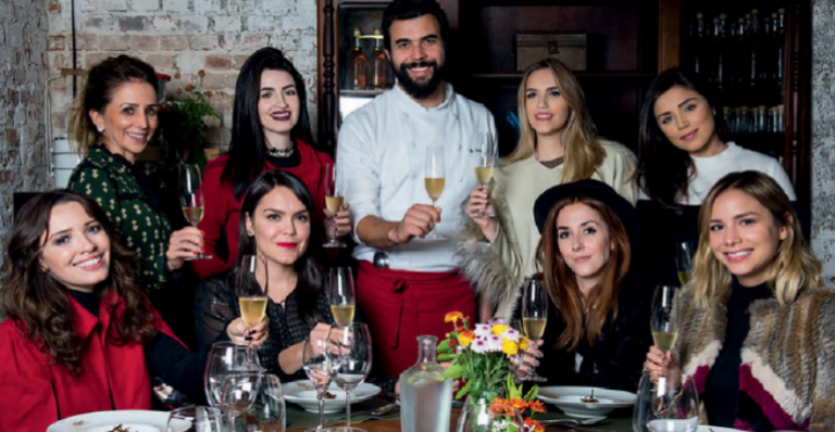 Camila, Bella, Martina, Mari, Taciele, Lari, Flávia, Luisa e o chef Rodrigo - Paulo Santos