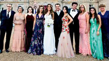 Os noivos entre Daniel Filho, Betty, Valentina, Carlos com sua Naura, Victoria, irmã de Nathy, Ricardo e a amada, Cristiane, com a filha Julie, e Angela Riva, tia da noiva - MARION CO PHOTGRAPHE E TON BUENO