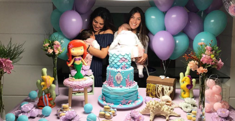 Yanna Lavigne e Mariana Uhlmann comemoram o 'mesversário' das filhas - Reprodução Instagram