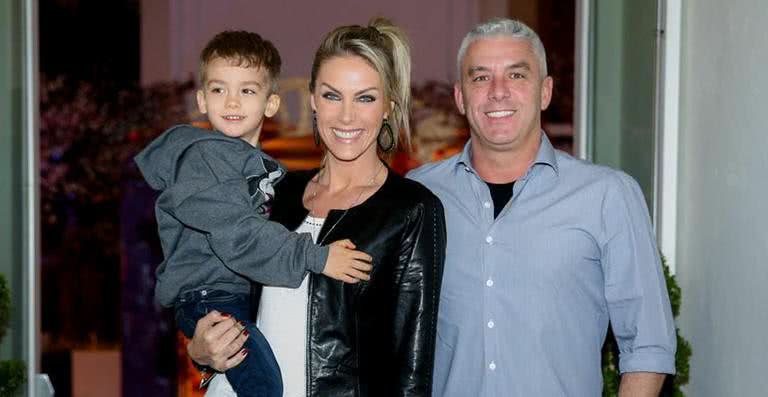 Ana Hickmann o eleito, Alexandre e o filho - Manuela Scarpa / Brazil News