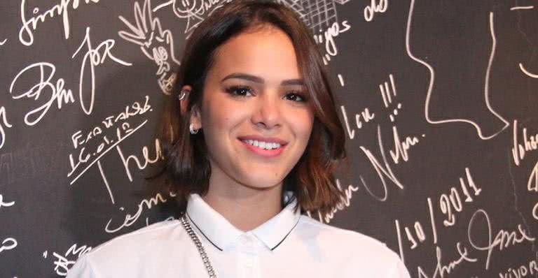 Bruna Marquezine se diverte em balada sertaneja - AgNews