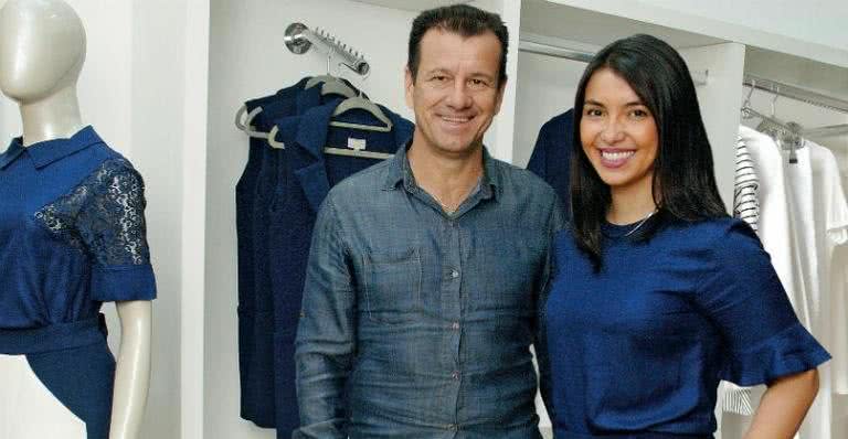 Dunga prestigia a filha, Gabi, em ateliê na capital gaúcha - LIANE NEVES