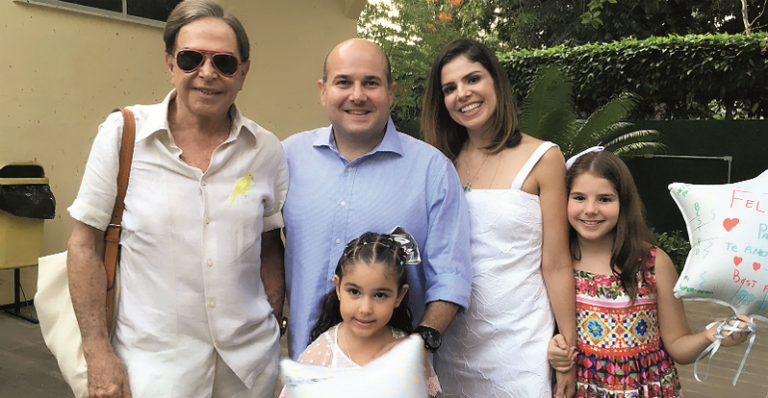 Roberto Cláudio com a família - Divulgação