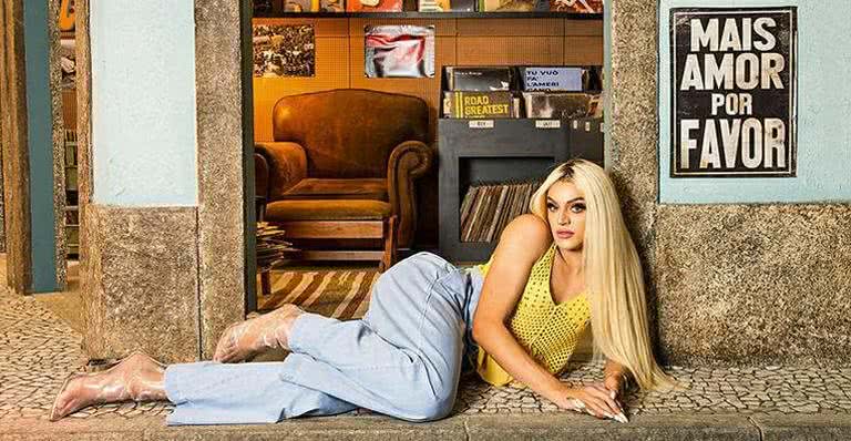 Colhendo os louros do sucesso de seu trabalho, Pabllo Vittar celebra suas conquistas e revela com exclusividade que sua mãe está de casa nova! - Caras Digital