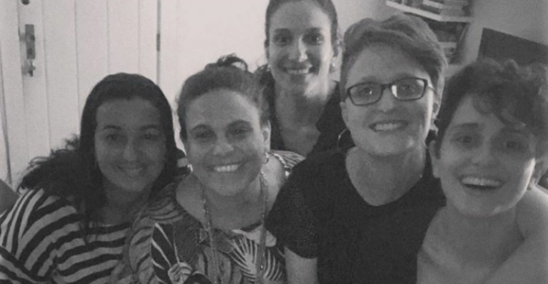 Carol Duarte e Aline Klein com amigas em momento de diversão - Instagram/Reprodução