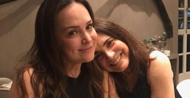 Gabriela Duarte posa com a mãe, Regina: "Sempre ela" - Reprodução