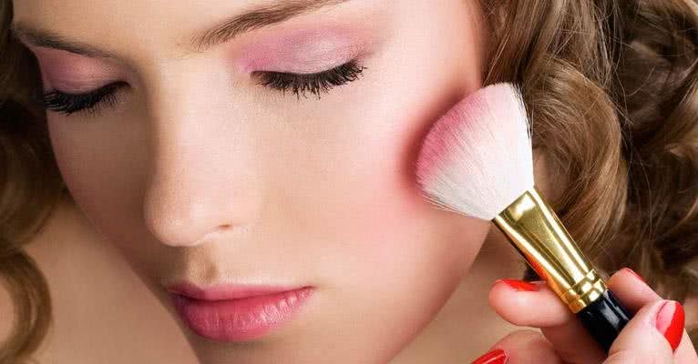 Saiba como acertar no blush e arrasar na make - Divulgação