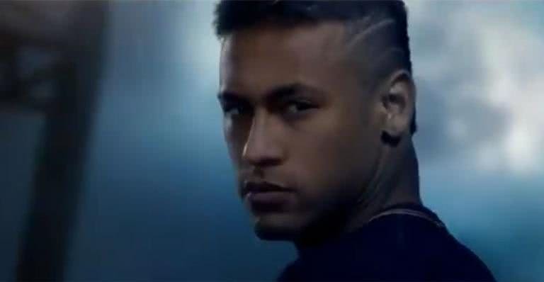 Neymar se transforma em Batman - Reprodução