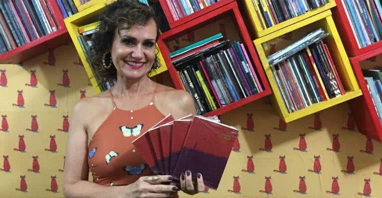 Faa Morena lança seu novo livro 'Eu Não Sou Aqui' - Divulgação