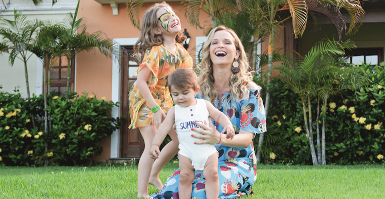 Fernanda Rodrigues com os filhos - Revista CARAS