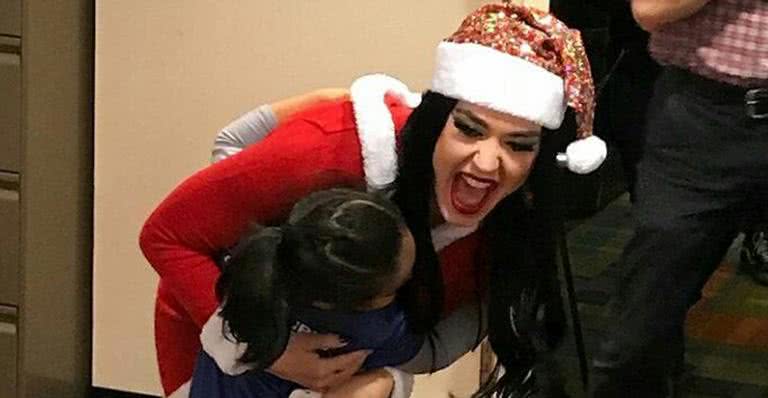 Katy Perry visita hospital infantil em Atlanta - reprodução/twitter