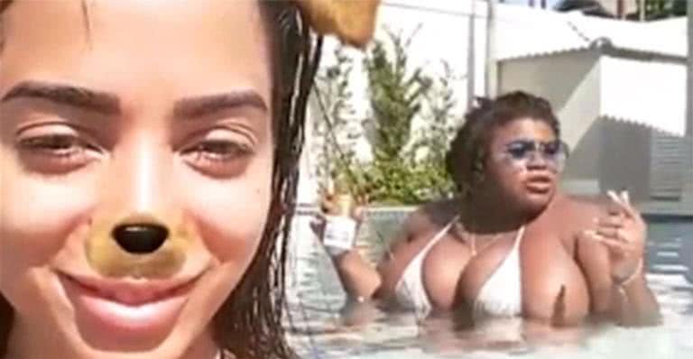 Anitta comemora sucesso de 'Vai Malandra' na piscina - Reprodução