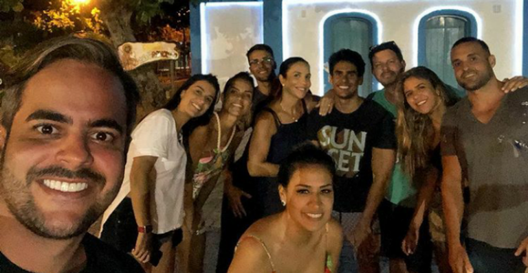 Ivete e Simone passeiam com amigos em Salvador - Instagram/Reprodução