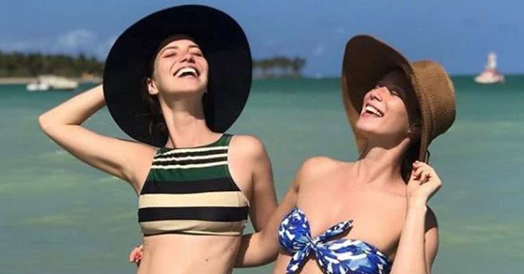 Nathalia Dill e Mariana Ximenes posam de biquíni e exibem boa forma em Alagoas - Reprodução/Instagram