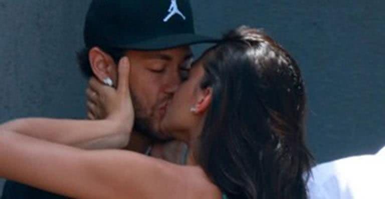 Neymar e Bruna Marquezine se despedem aos beijos - Reprodução