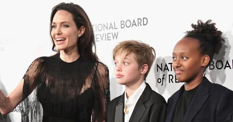 Filhas de Angelina Jolie vão a baile de gala em NY - Getty Images