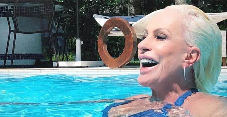 Ana Maria Braga: dia de folga à beira da piscina - Reprodução