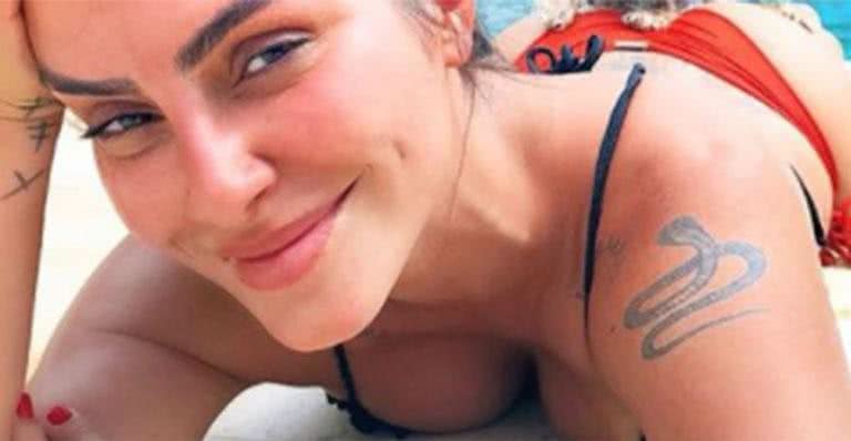 À beira da piscina, Cleo Pires reflete sobre a vida - Reprodução