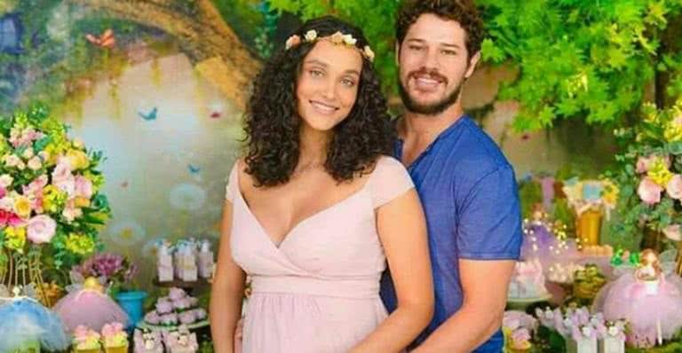 Débora Nascimento e José Loreto fazem chá de bebê para Bella - Rebeca Penna Firme Foto/Reprodução Instagram