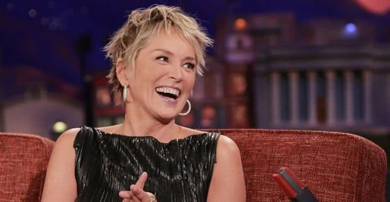 Sharon Stone veste Fabiana Milazzo no The Tonight Show - reprodução