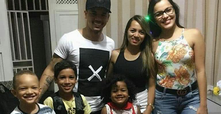 Emilly E Jota Amancio em família - Instagram/Reprodução