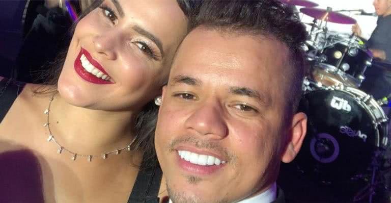 Em Paris, Jota Amâncio se declara para Emilly Araújo - Reprodução