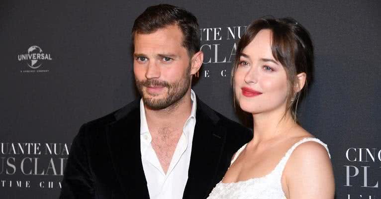 Casal posou junto na premiere de 50 Tons de Liberdade - Getty Images