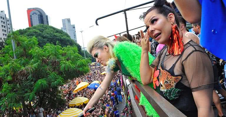 Fernanda Souza se emociona em bloco de carnaval - BrazilNews