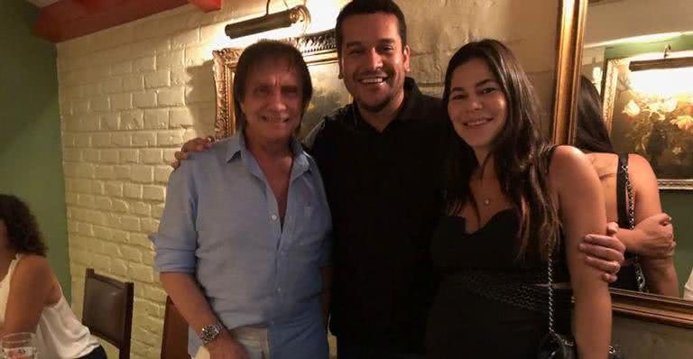 Roberto Carlos, Leandro Monteiro e sua esposa Roberta Bruno - Fred Pontes