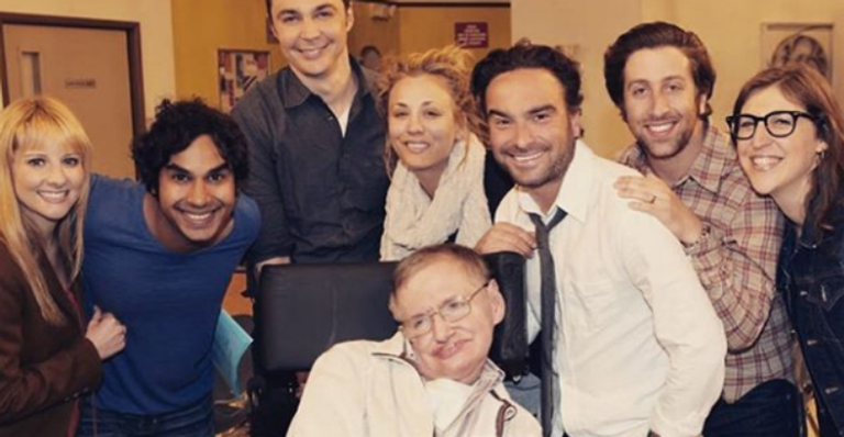 Elenco de 'The Big Bang Theory' com Stephen Hawking - Reprodução Instagram