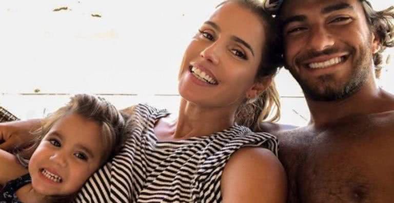 Deborah Secco com a família - Reprodução / Instagram