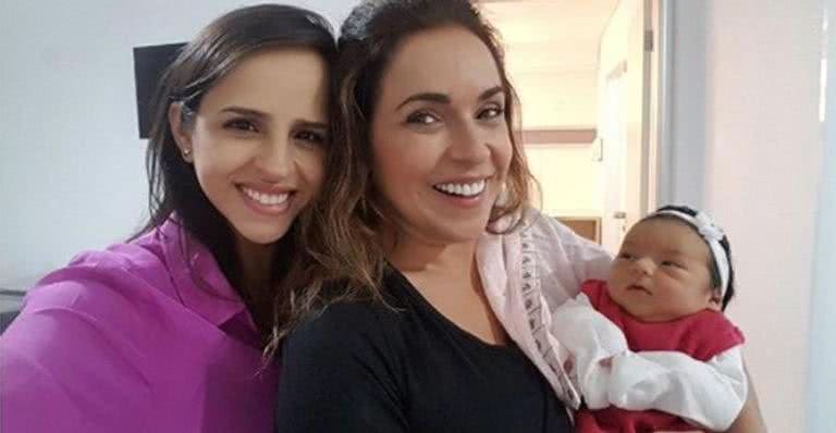 Vovó Daniela Mercury deixa hospital com neta recém-nascida no colo - Reprodução/Instagram