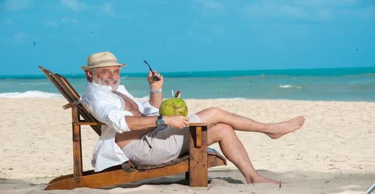 Oscar Magrini relaxando no Ceará - Paulo Santos