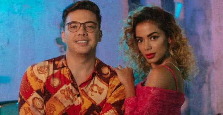 Wesley Safadão e Anitta no clipe 'Romance com Safadeza' - Rodolfo Magalhães; Reprodução / Twitter