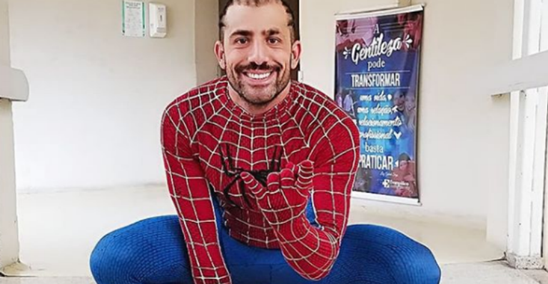 Kaysar visita hospital infantil de Curitiba - Reprodução Instagram