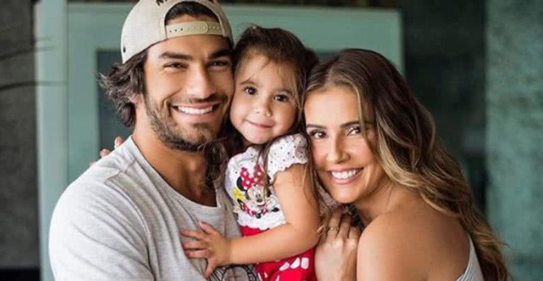 Hugo Moura, Maria Flor e Deborah Secco - Reprodução / Instagram