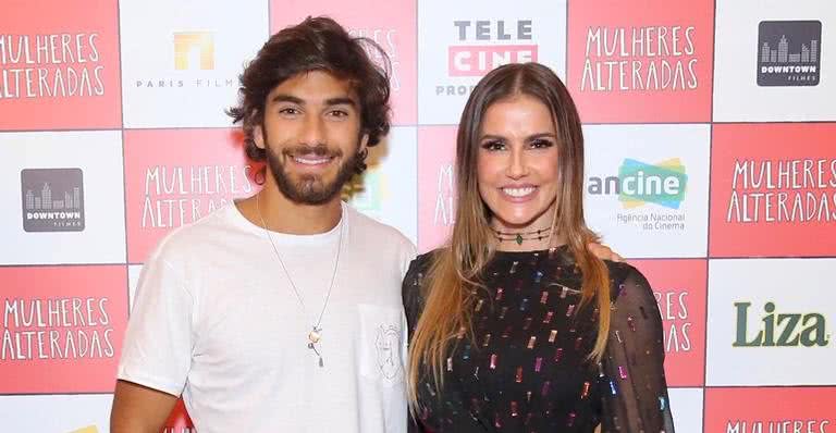 Deborah Secco e Hugo Moura trocam carinhos em pré-estreia - Manuela Scarpa/Brazil News