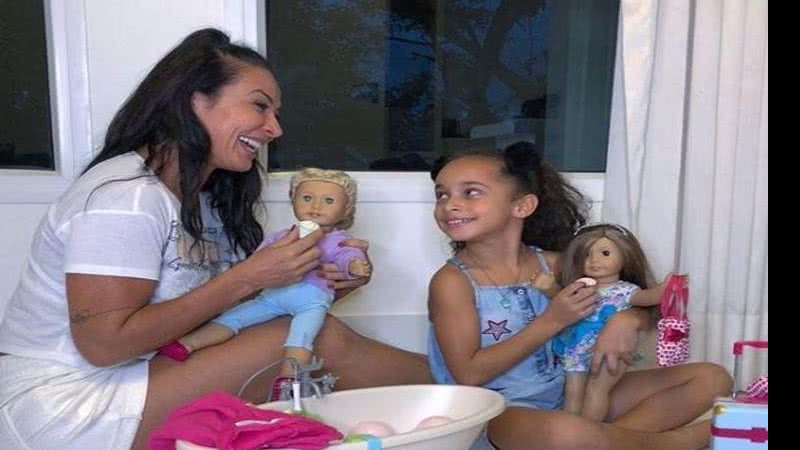 Scheila Carvalho e sua filha, Giulia Santos - Instagram / Reprodução