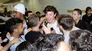 Shawn Mendes causa tumulto em chegada no Brasil - Manuela Scarpa/ Brasil News