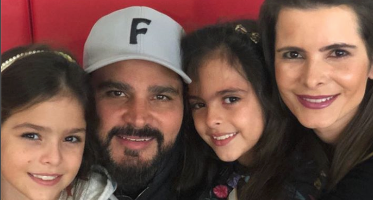 Luciano Camargo, Flávia Camargo, Isabella e Helena Camargo - reprodução/instagram